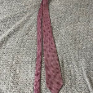 Pink patterned Brooks Brothers men’s tie